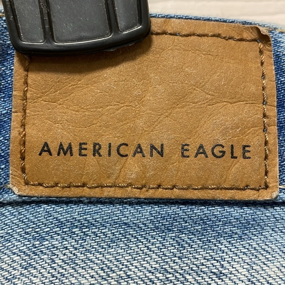 American Eagle | 90’s Boyfriend | High-Waisted | Worn Wash | Denim Jean | Size 2 - Picture 9 of 16